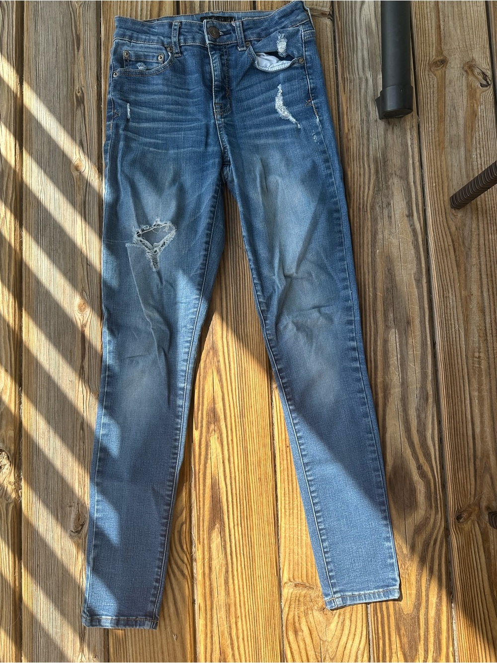Aeropostale Distressed Skinny Jeans in Blue Wash